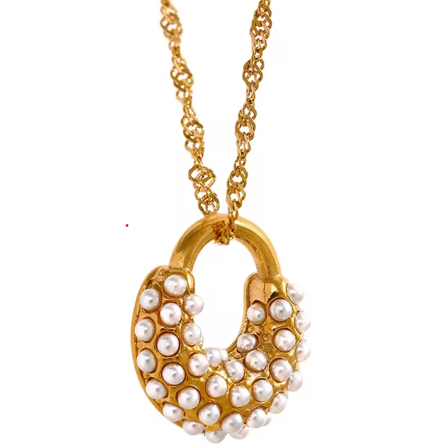 PIA PEARL NECKLACE