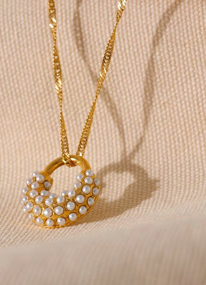 PIA PEARL NECKLACE