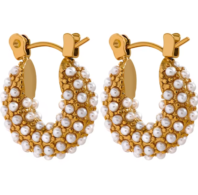 PIA PEARL LOOP EARRINGS